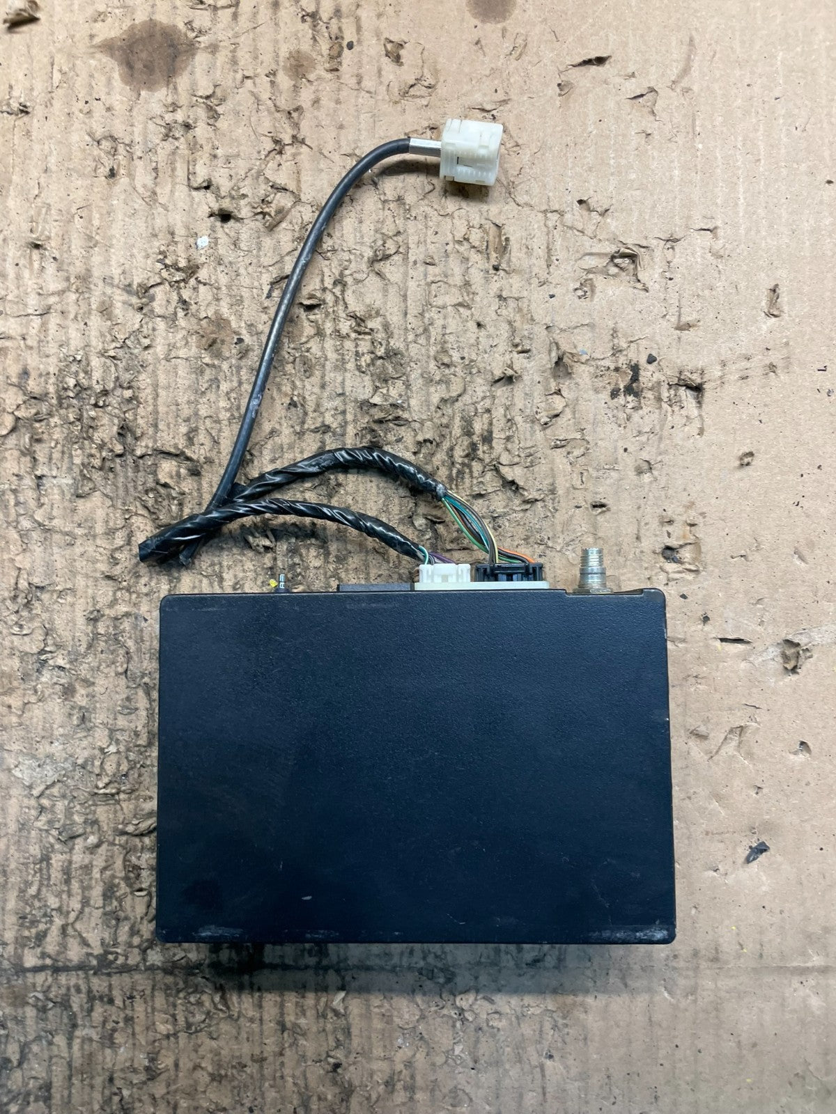 2002 to 2006 GMC Envoy Onstar Communication Control Module ECM U1766 DG0