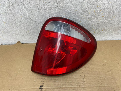 2004 - 2007 Dodge Grand Caravan Right Passenger Side Tail Light AH8114 DW0