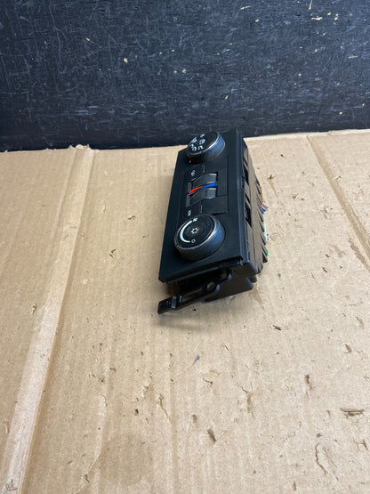 2007 to 2009 Chevrolet Avalanche 1500 Tahoe Climate Control A/C Panel AI2783 DG1