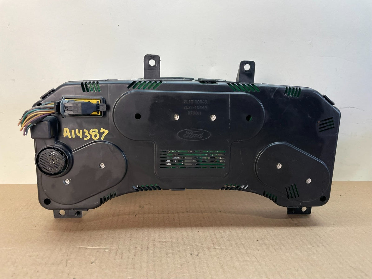 2007 2008 Ford Expedition Speedometer Cluster Gauge AI4387 DG10