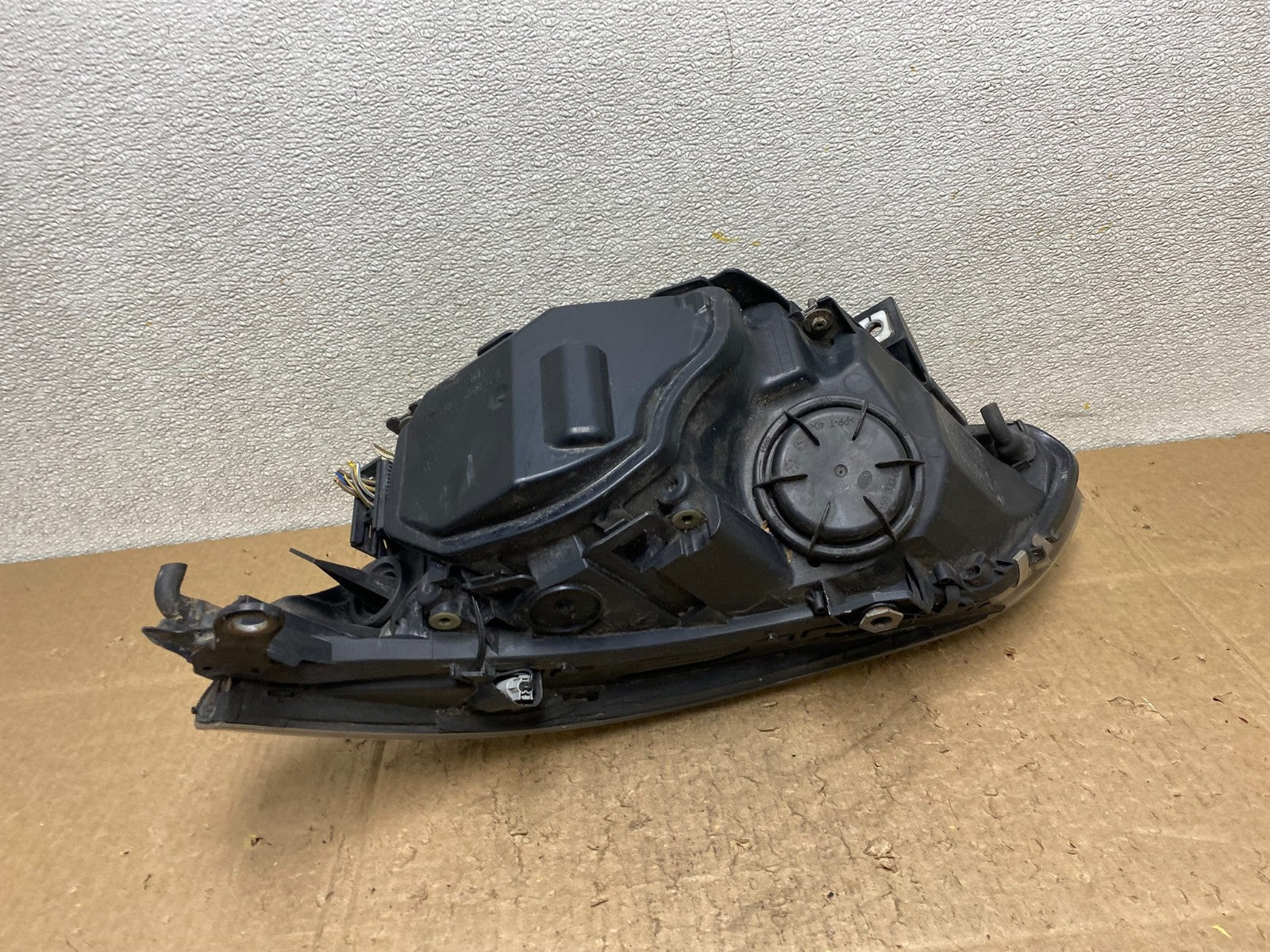 2004 to 2007 BMW 525i 5 Series Headlight Right Passenger Xenon AFS Z1121 DW5