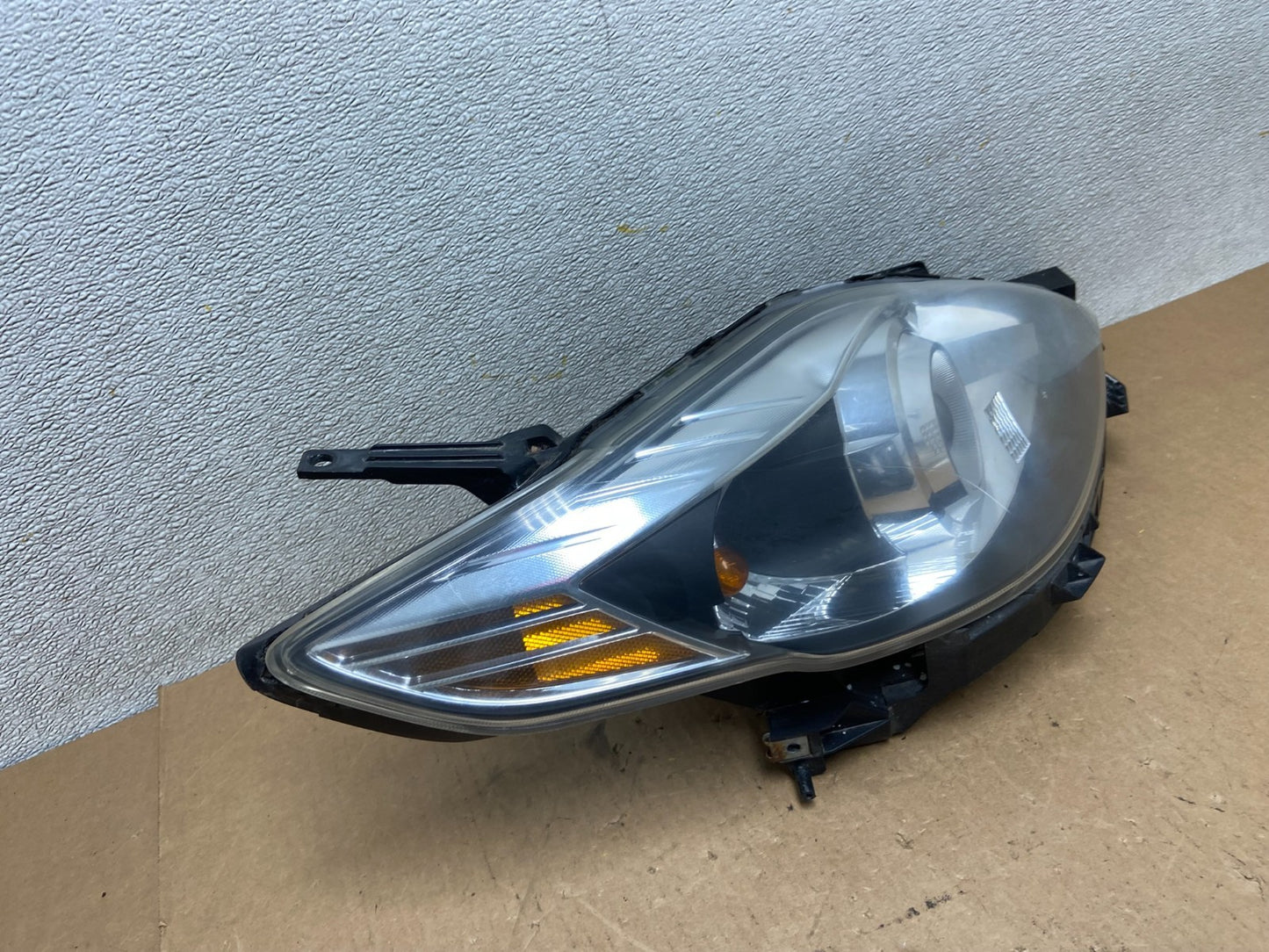 2008 2009 2010 Mazda 5 Right Passenger RH Black Xenon Headlight Z6913 DW2