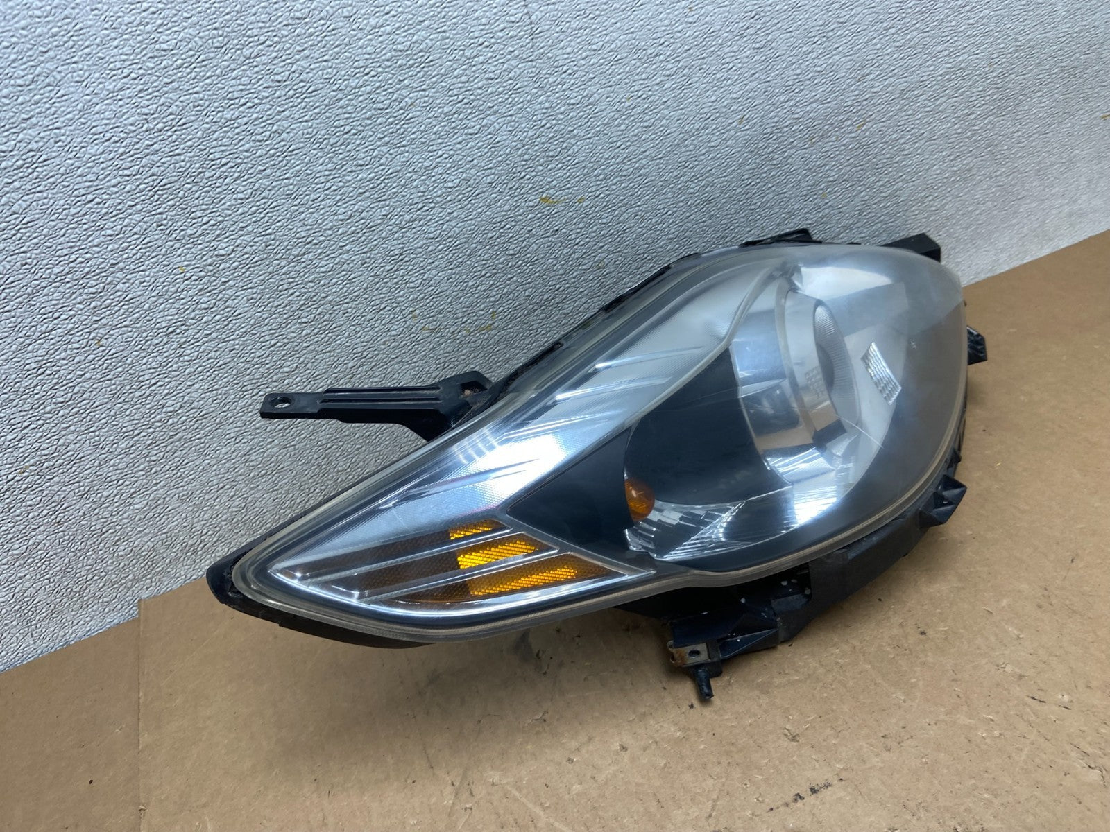2008 2009 2010 Mazda 5 Right Passenger RH Black Xenon Headlight Z6913 DW2