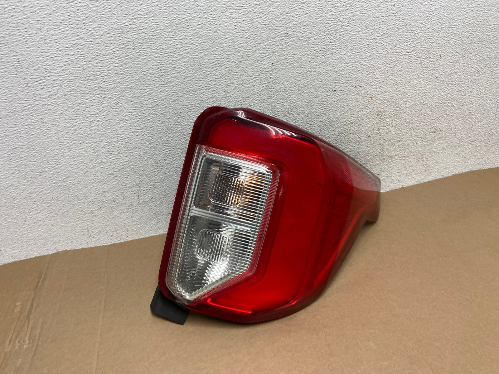 2020 2021 2022 2023 Ford Explorer Right Passenger Side Tail light AD6384 LK2