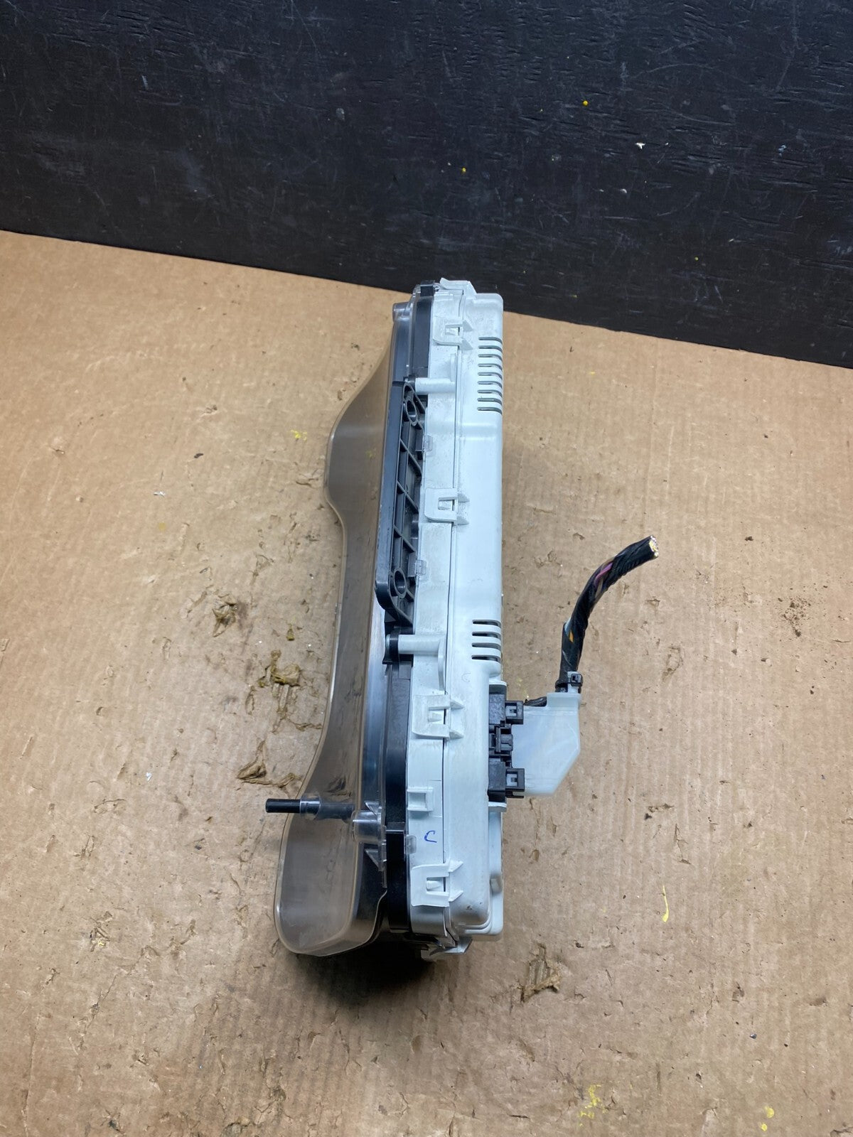 2009 to 2011 Ford E150 E250 E350 VAN Gauge Speedometer Cluster H73254