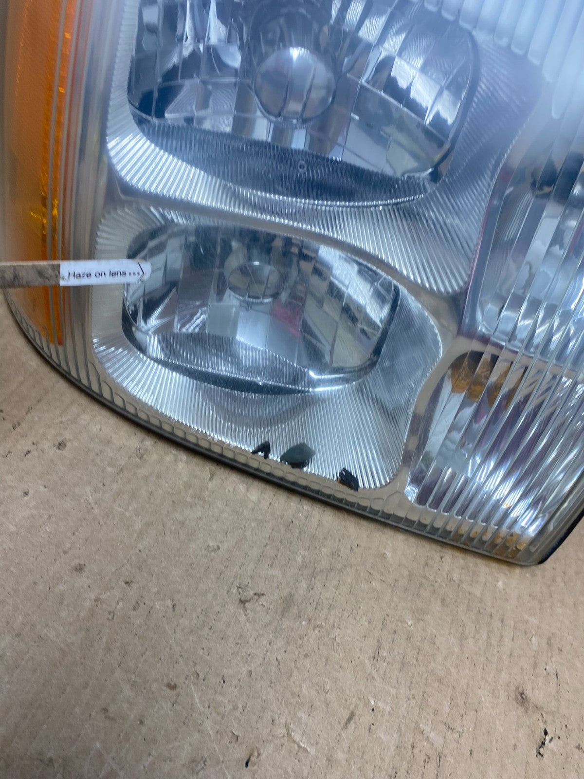 2002-2006 Cadillac Escalade Right Passenger Side Xenon Headlight AF9633 DW4