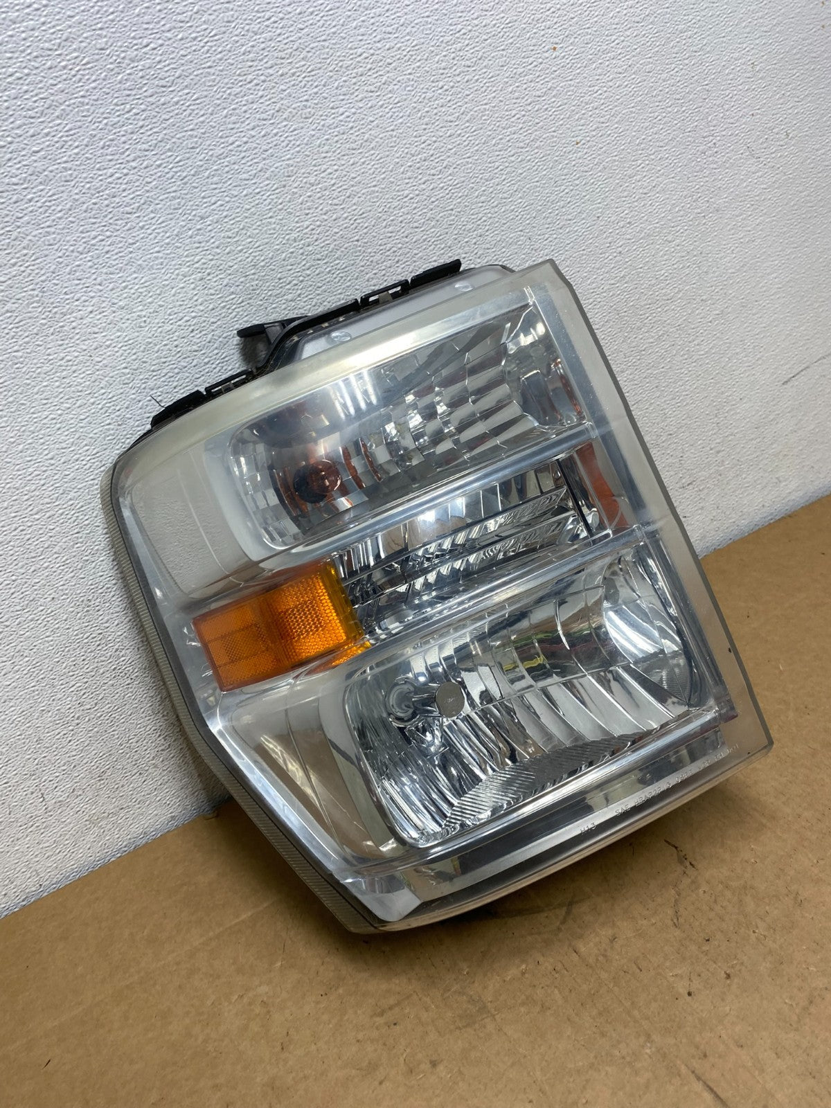 2008-2014 Ford Econoline E150 E250 E350 Right Passenger Headlight AD6032 DW2