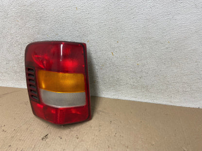 1999 - 2004 Jeep Grand Cherokee WJ Left Driver Lh Tail Light AH6943 LK2