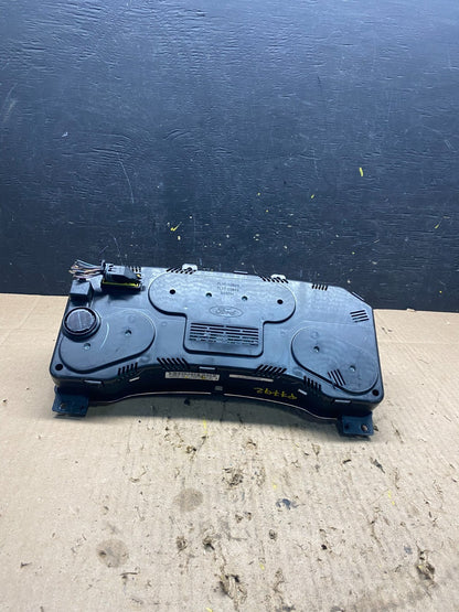 2010 2011 Ford  Expedition Speedometer Cluster Gauge Oem P7792 DG5