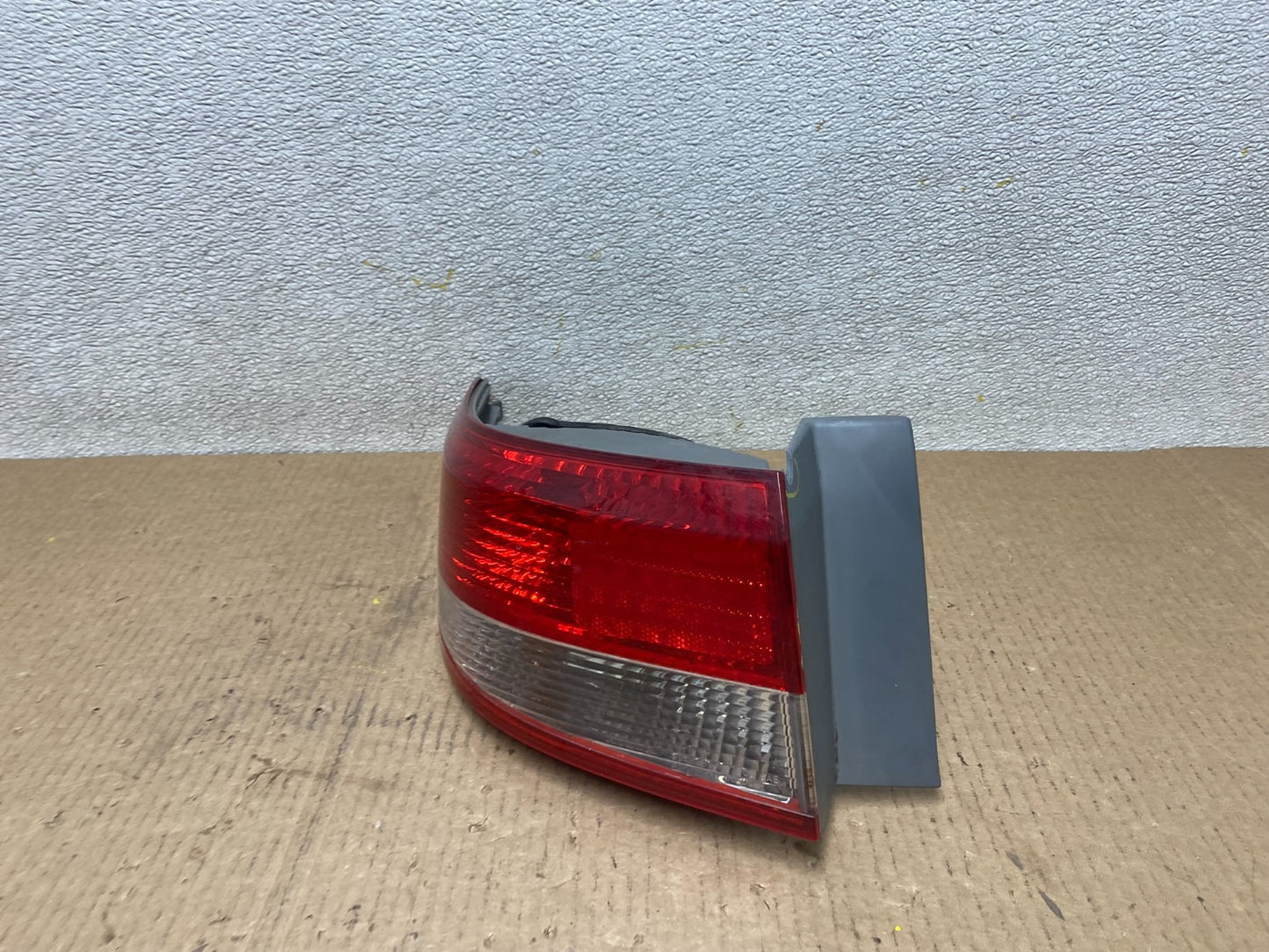 2003 to 2004 Honda Accord Sedan Left Driver Lh Side Tail light W5155 DW1