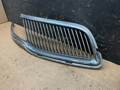 2013 to 2016 Lincoln MKT Right Passenger Side Grille Grill OEM Y6451 DG2