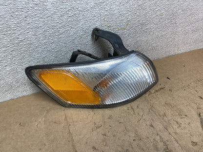 1997 1998 1999 Toyota Camry Right Passenger RH Turn Signal X2360 DW2