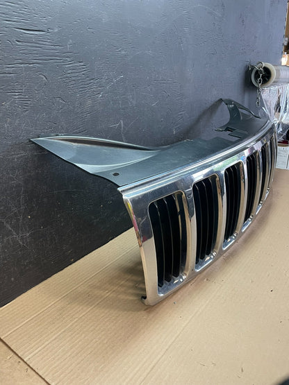 2005 2006 2007 Jeep Grand Cherokee Front Upper Grill Grille AE8701 DG2