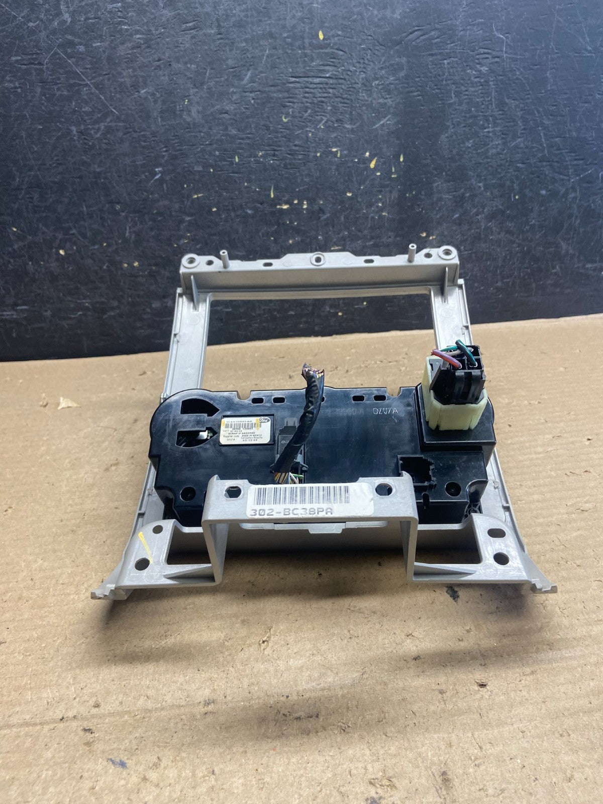 2009 to 2012 Ford Escape Mariner Heater Climate Radio Control Bezel Oe ah5373 DG6