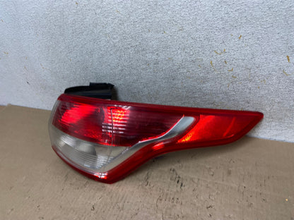 2013 to 2016 Ford Escape Right Passenger RH Side Tail Light AI2500 LK1