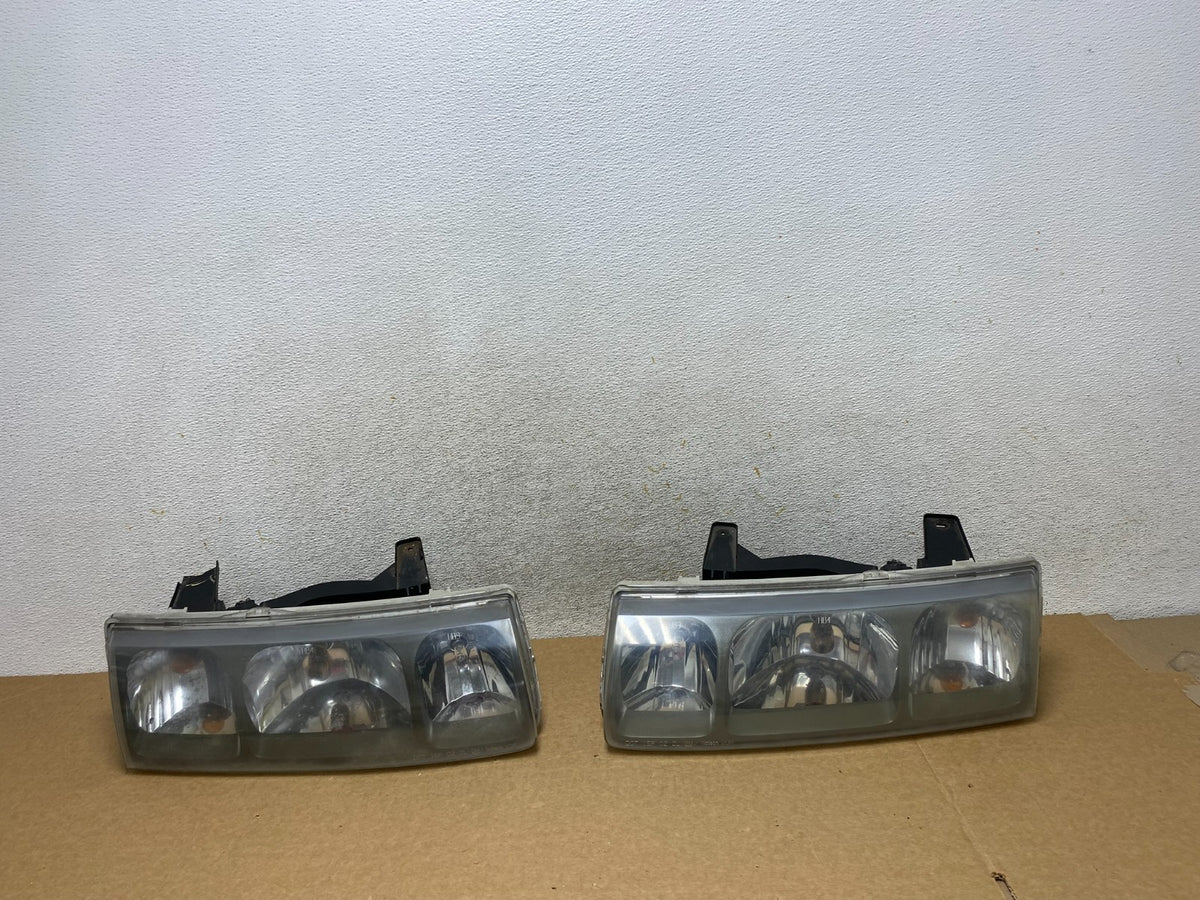 2002 2003 2004 Saturn Vue Left+Right Set Side Headlights AI2580 DW0