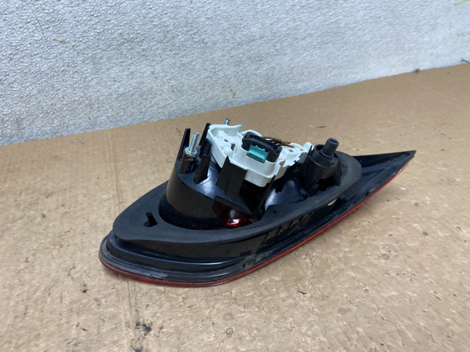 2009-2012 Volkswagen CC Right Passenger RH Side Tail Light Inner Trunk V3179 DW5
