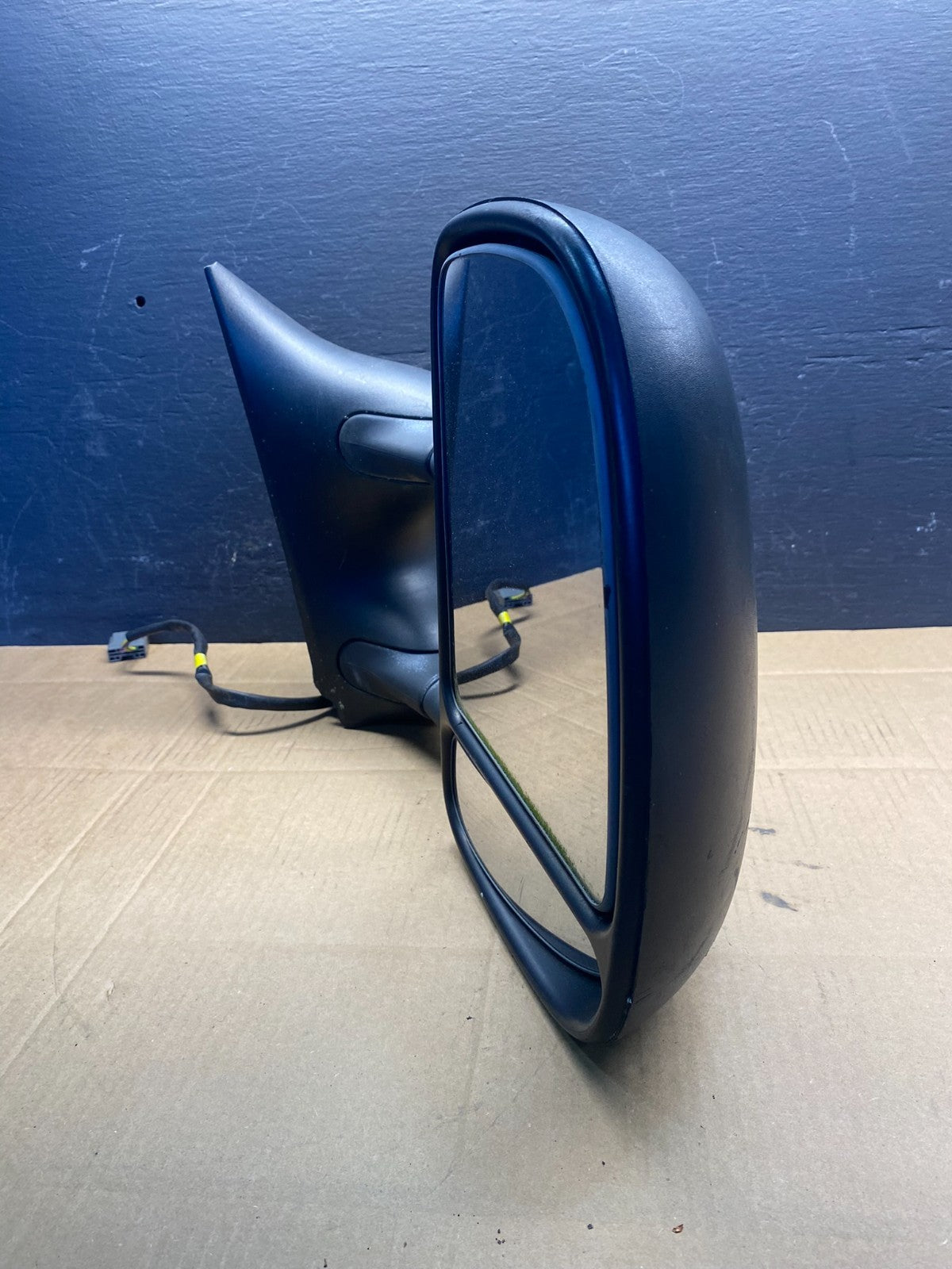 1999 to 2007 Ford F250 F350 F450 Right Passenger Door View Mirror AD4994 DW11