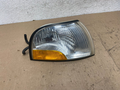 2001 - 2002 Nissan Quest Front Right Passenger RH Side Turn Signal ag5580 DG0