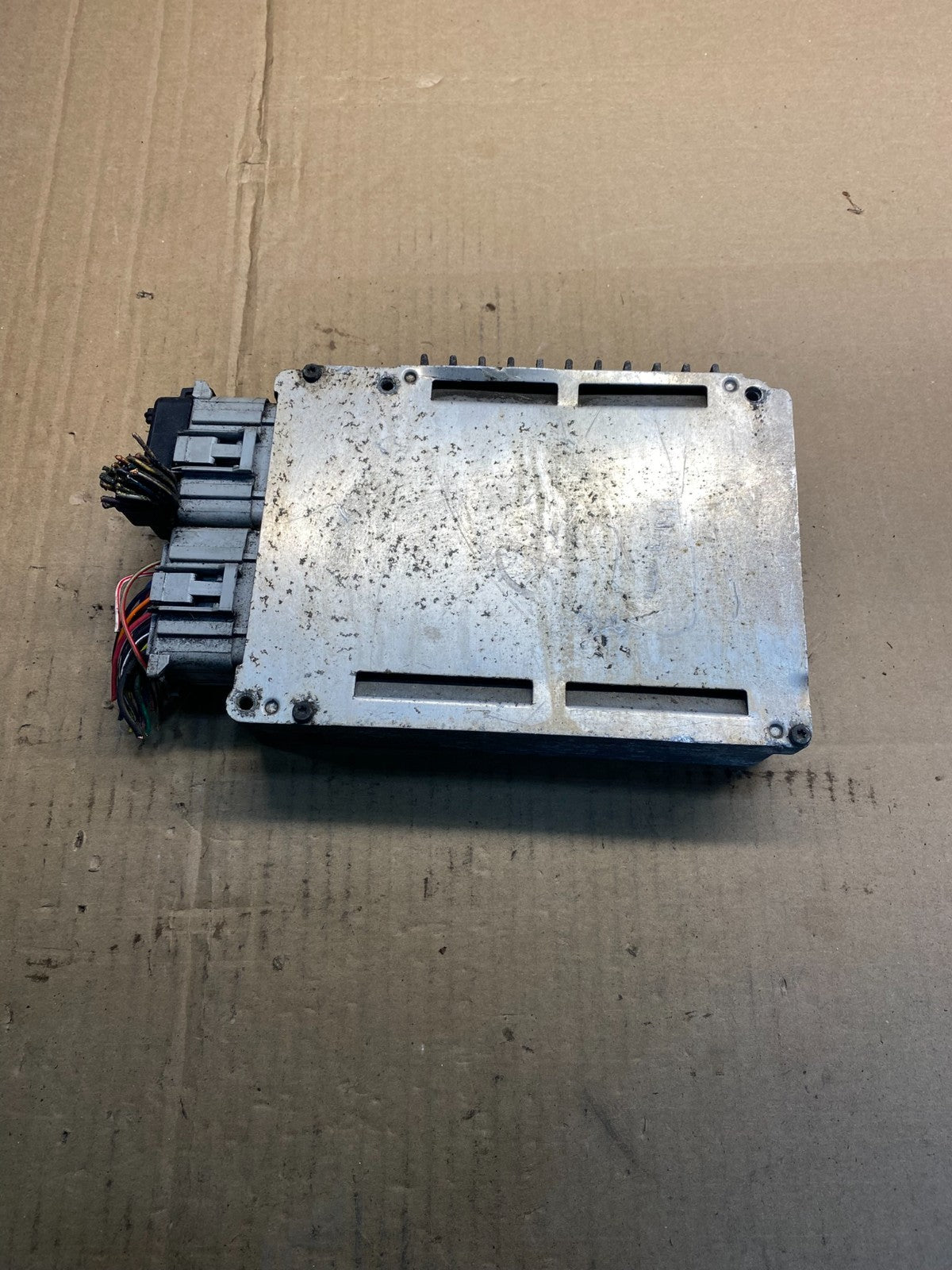 2000 Chrylser 300m Concorde  3.5L Engine Control Unit ECU p04896240ag AA7682 DG1