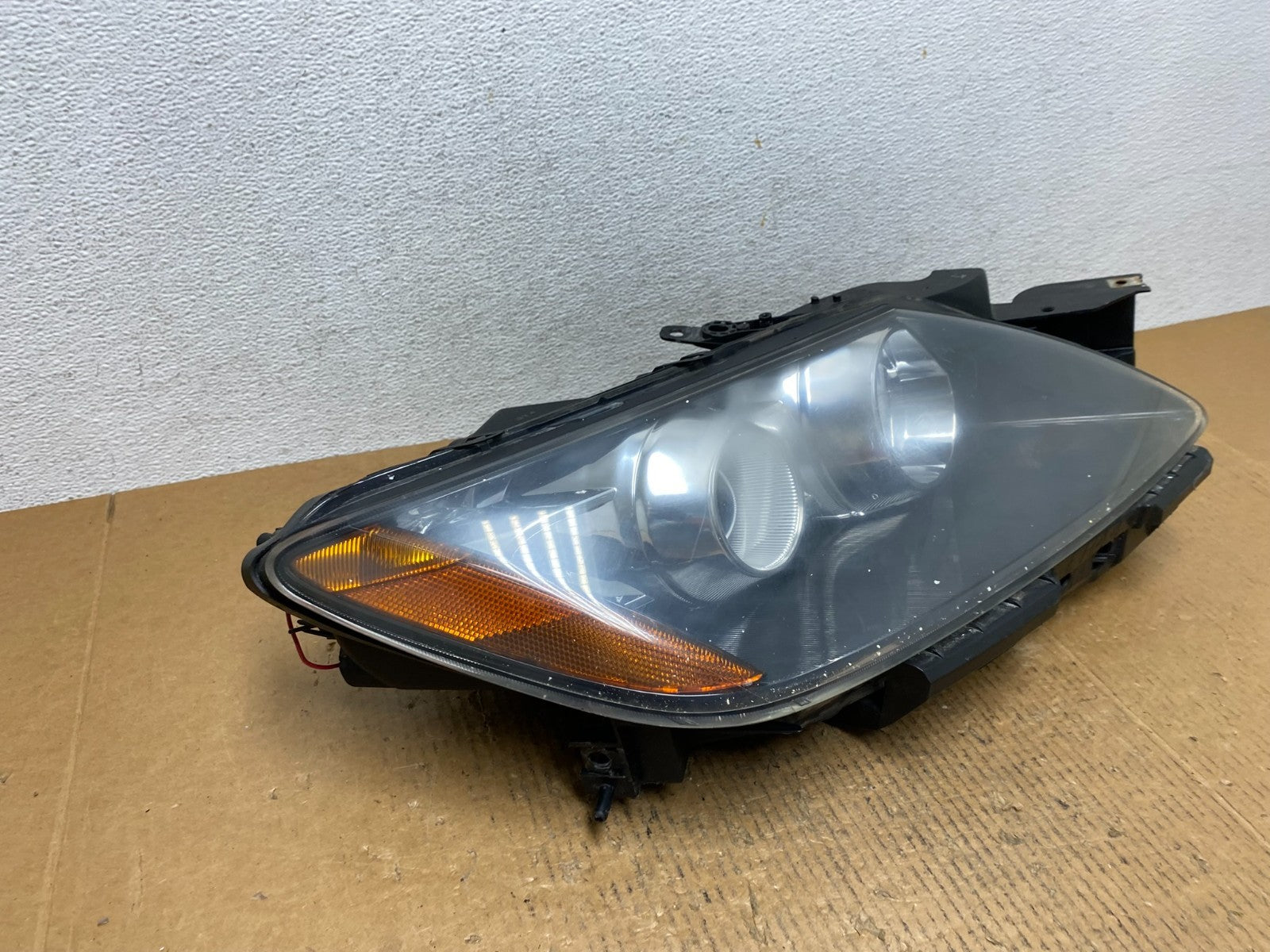Halogen 2007 to 2009 Mazda CX-7 Right Passenger RH Side Headlight AE1381 DW2