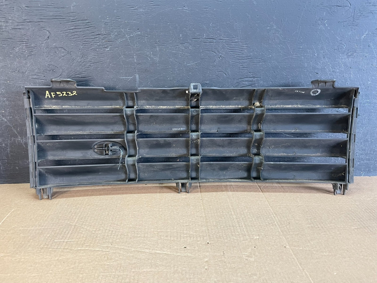 2003 to 2005 Land Rover Range Rover Front Grille Grill AF5232 DW3