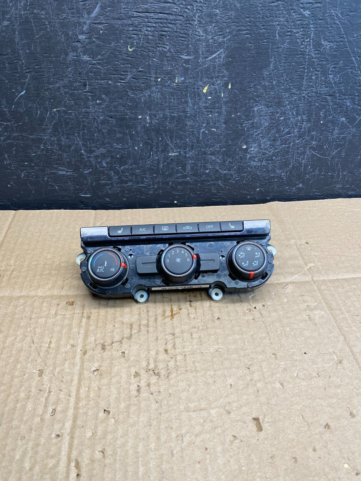 2013-2015 Volkswagen Tiguan Front Center Console Climate Control AC9500 DG0