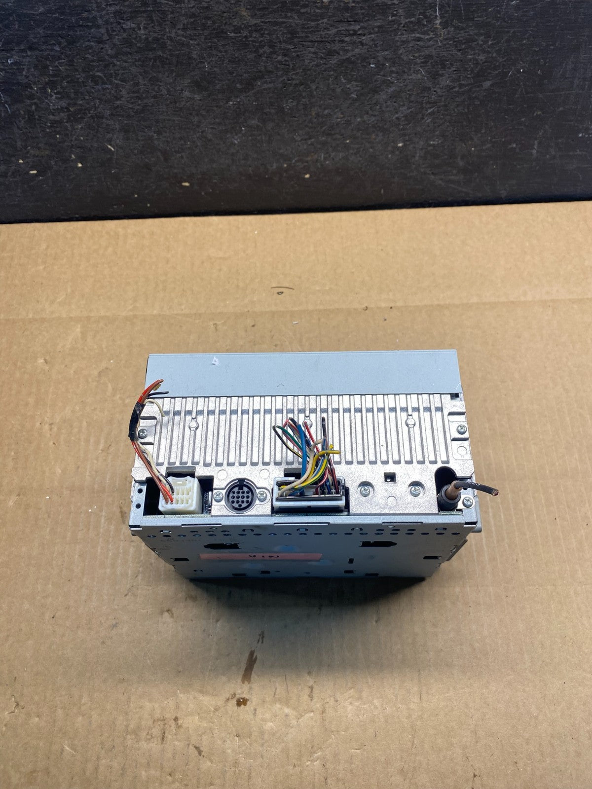 2006-2011 Mitsubishi Endeavor AM/FM/CD/MP3 Radio Head Unit Receiver AG9527 DG5