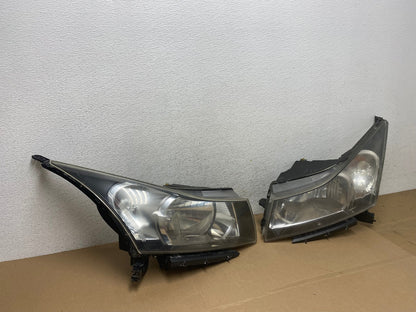 2011 to 2015 Chevrolet Cruze Halogen Left+Right Set Headlights AF4330 LK2