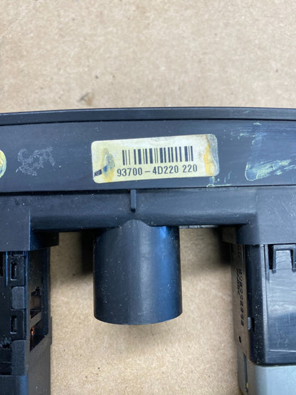 2006 - 2012 Kia Sedona Entourage Front Heated Seat Switch ESC OFF AC6250 DG4
