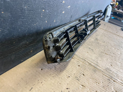 2002 to 2004 Lexus ES330 ES300 Front Upper Grill Grille P8638 DG5