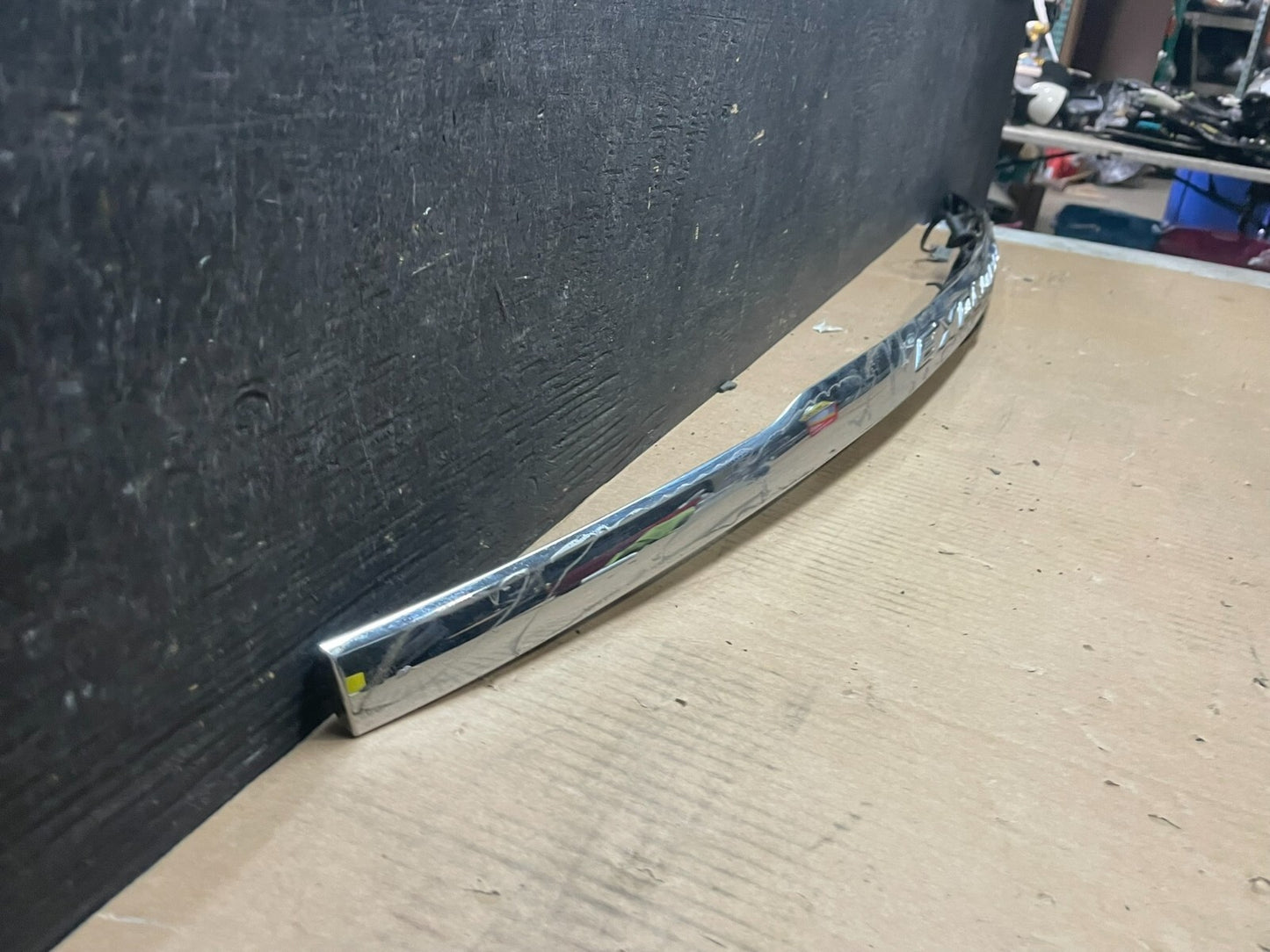 2011 to 2014 Ford Explorer Rear Tailgate Gate Trim Molding With Camera L9254 DG2
