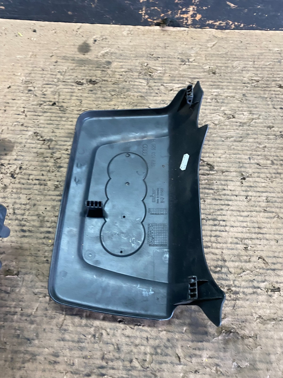 2007 - 2010 Audi A8l A8 D3 4.2L Engine Black Cover Trim 079103926H OEM s5948 DG7