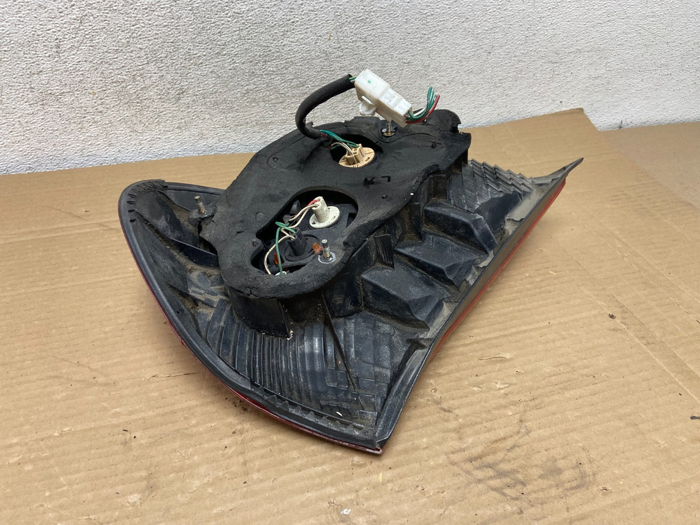 2002 2003 2004 Toyota Camry Left Driver LH Side Tail Light AG8967 DW6