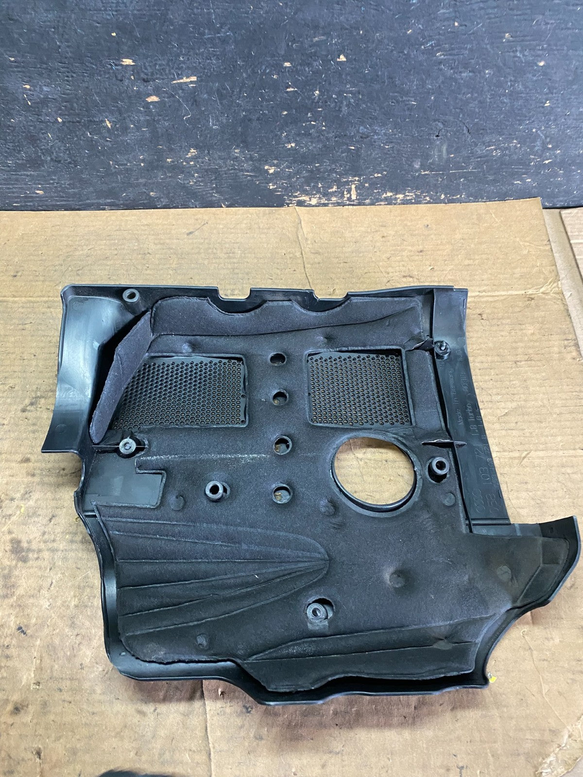 2005 to 2008 Audi  A4 1.8L T Engine Cover  Garnish Oem Q9812 DG6