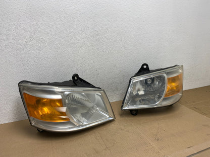 2008 to 2010 Dodge Caravan Left+Right Set Side Halogen Headlights AE6705 DW2