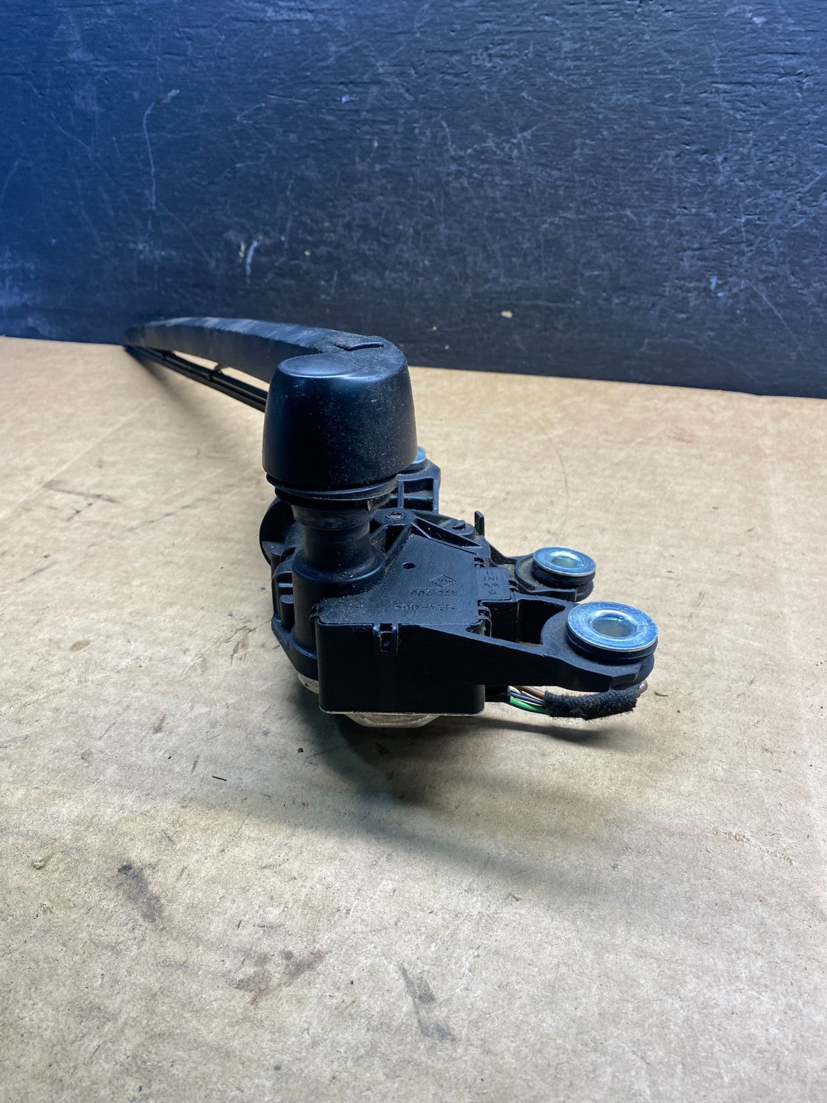2005 - 2011 Audi A6 C6 A4 B8 Rear Windshield Washer Wiper Motor AD7560 DG4