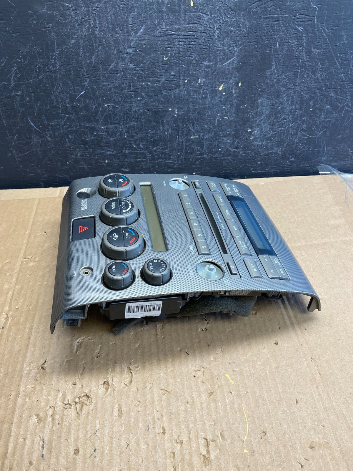 2004 to 2007 Nissan Armada Radio CD Player A/C Climate Control ad2315 DG2