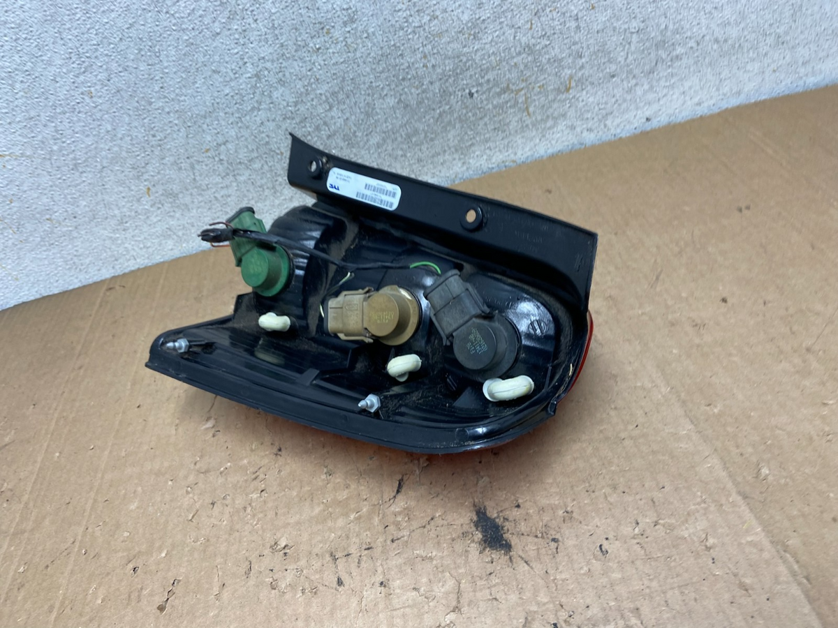 2001 to 2007 Ford Escape Left Driver Lh Side Tail Light Aftermarket AI9135 LK6
