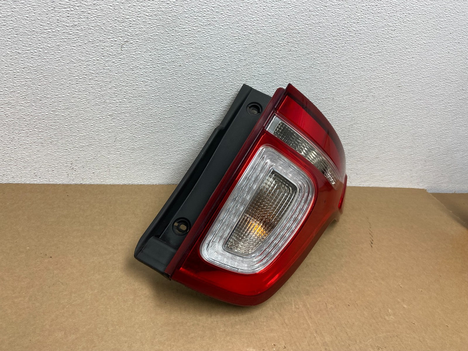 2011-2015 Ford Explorer Police Package Right Passenger Side Tail light AB9998 DW2