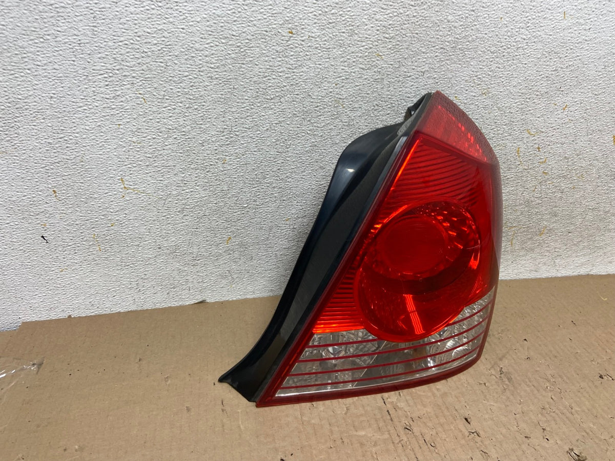 2004 2005 2006 Hyundai Elantra Sedan Right Passenger Tail Light AH5898 LK1