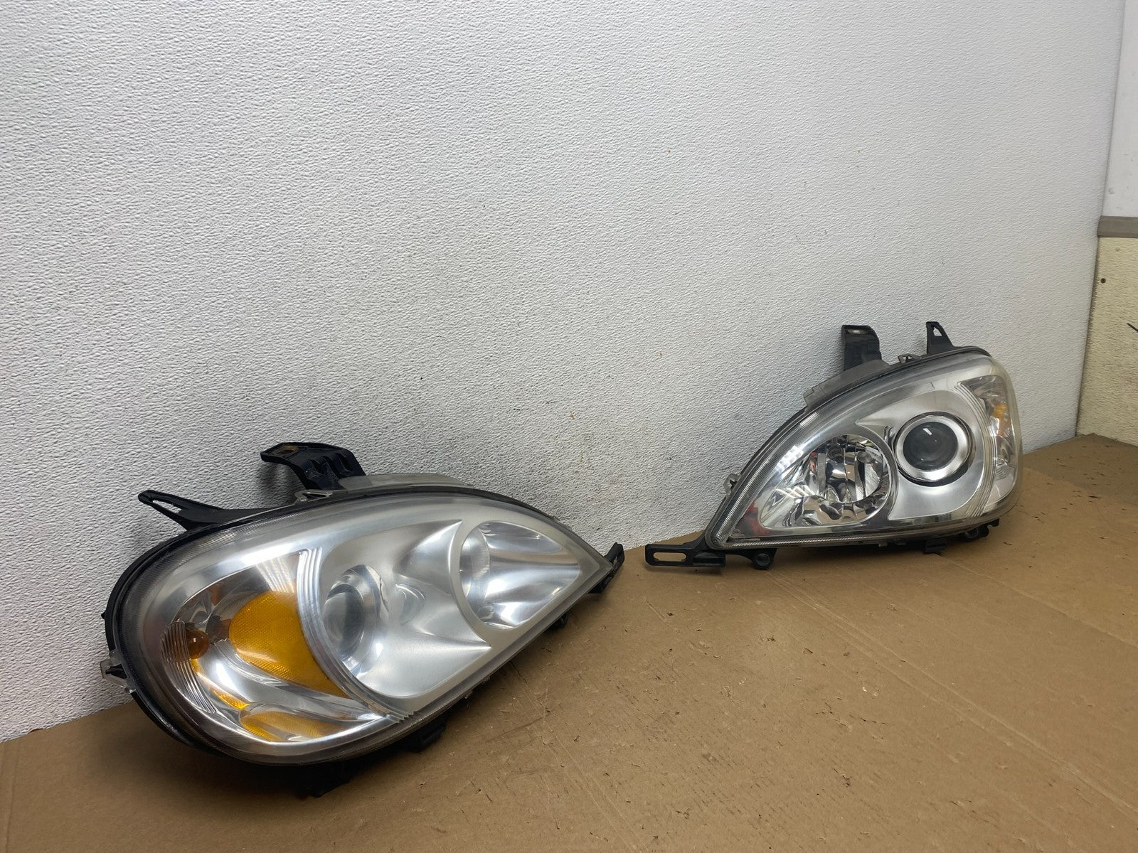 2002 - 2005 Mercedes ML ML350 ML500 Left+Right Side Halogen Headlights AD7964 DW2