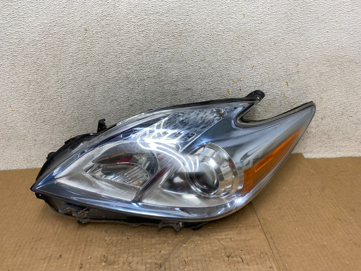 2010 - 2011 Toyota Prius Left Driver LH Blue Halogen Headlight AI5440 DW0