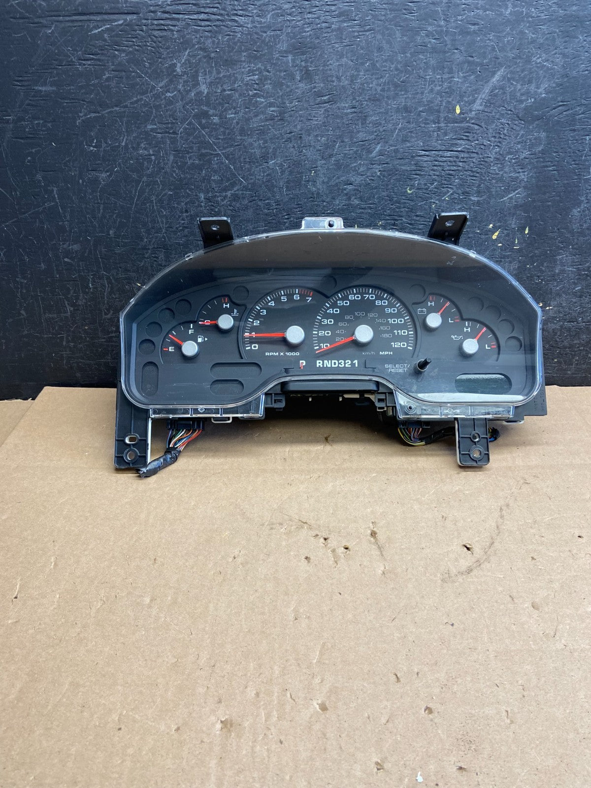 2004 2005 Ford Explorer Speedometer Cluster Gauge AI3021 PS0