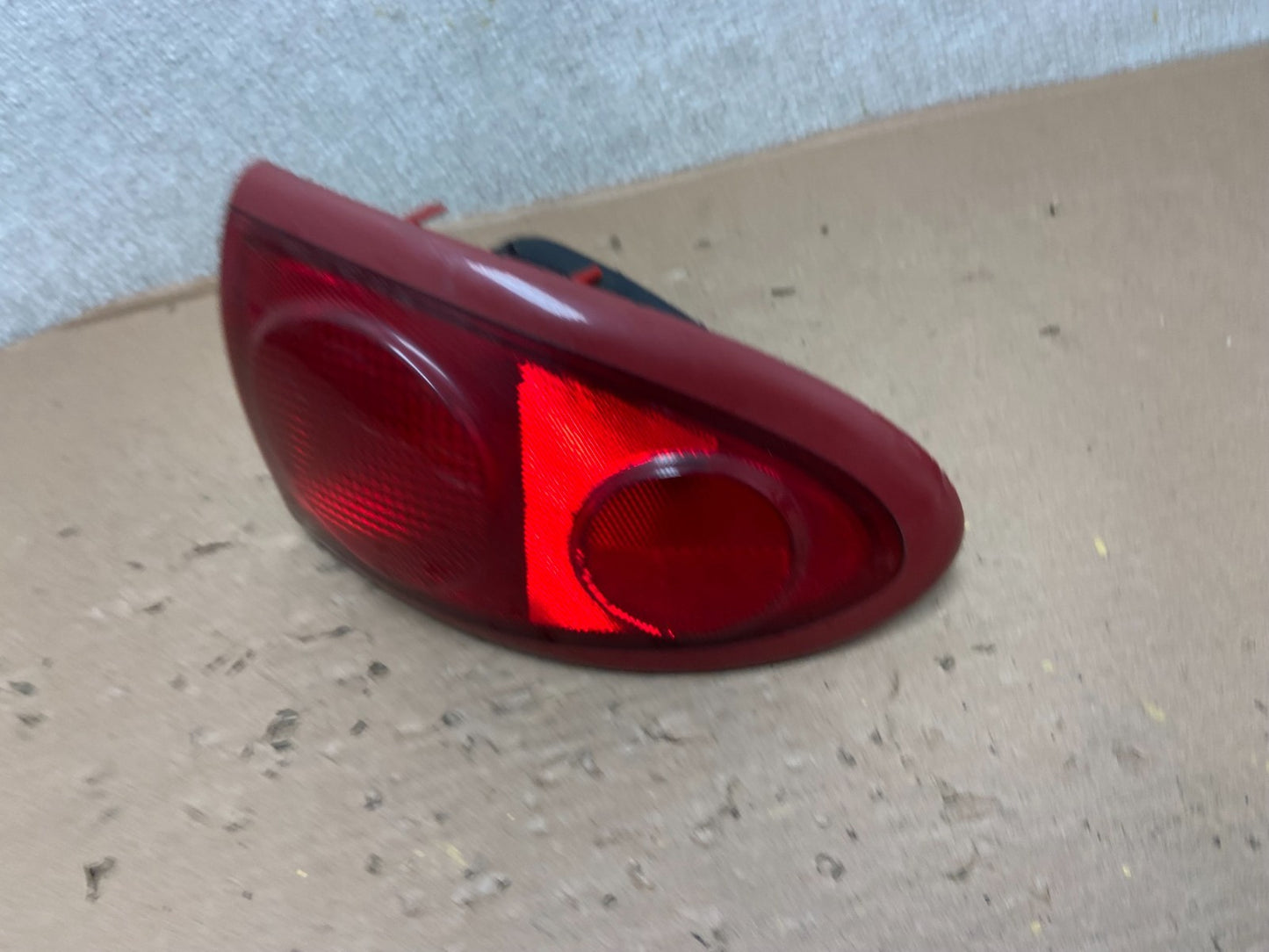 2003 2004 2005 Chevrolet Cavalier Right Passenger RH Tail Light OEM ab0287 DG1