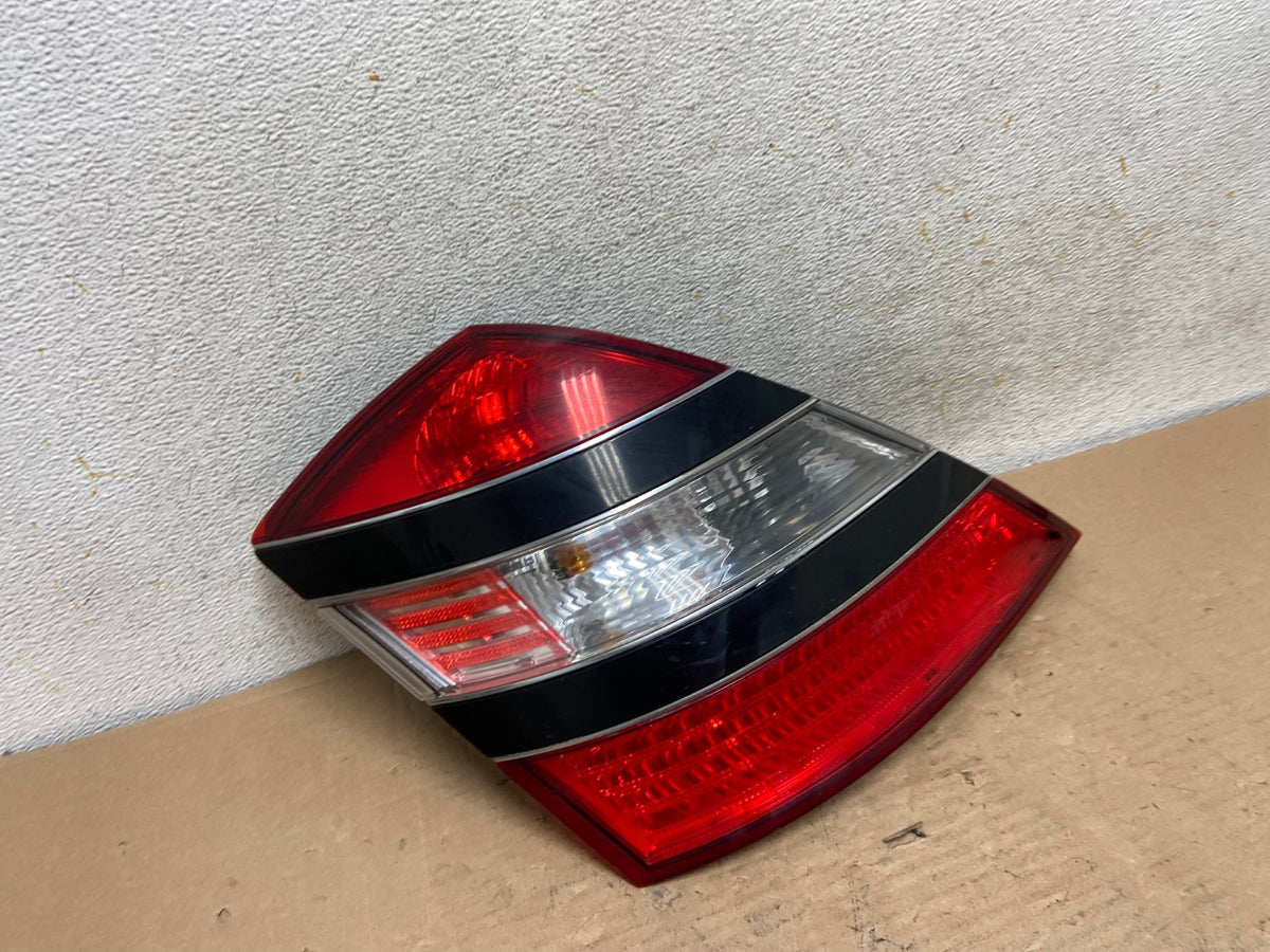 2007 - 2009 Mercedes-Benz S-Class Tail Light Left Driver LH Side AE7341 LK2