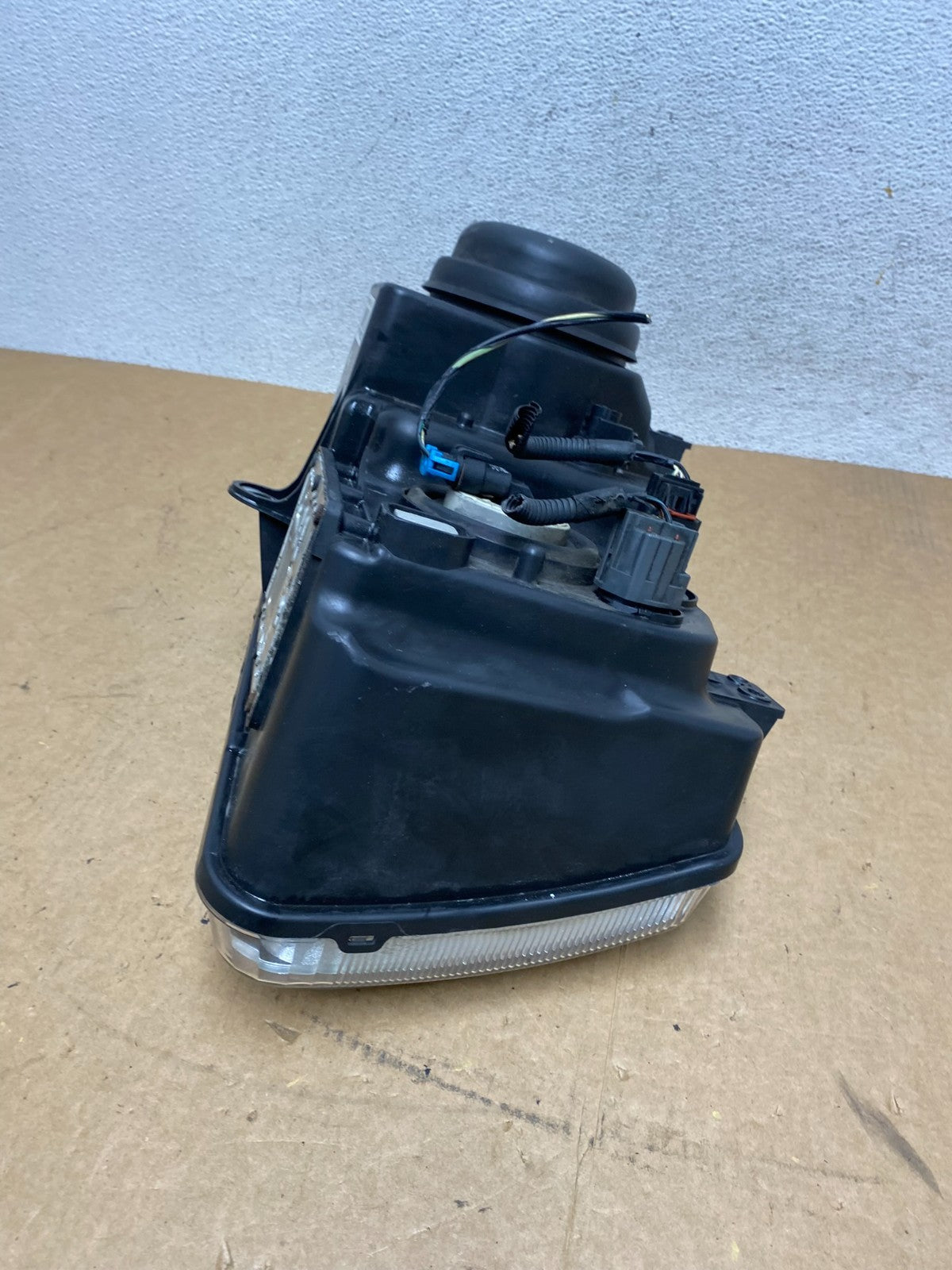 2005 to 2010 Chrysler 300C Left Driver LH Side Xenon Headlight AE3243 DW6