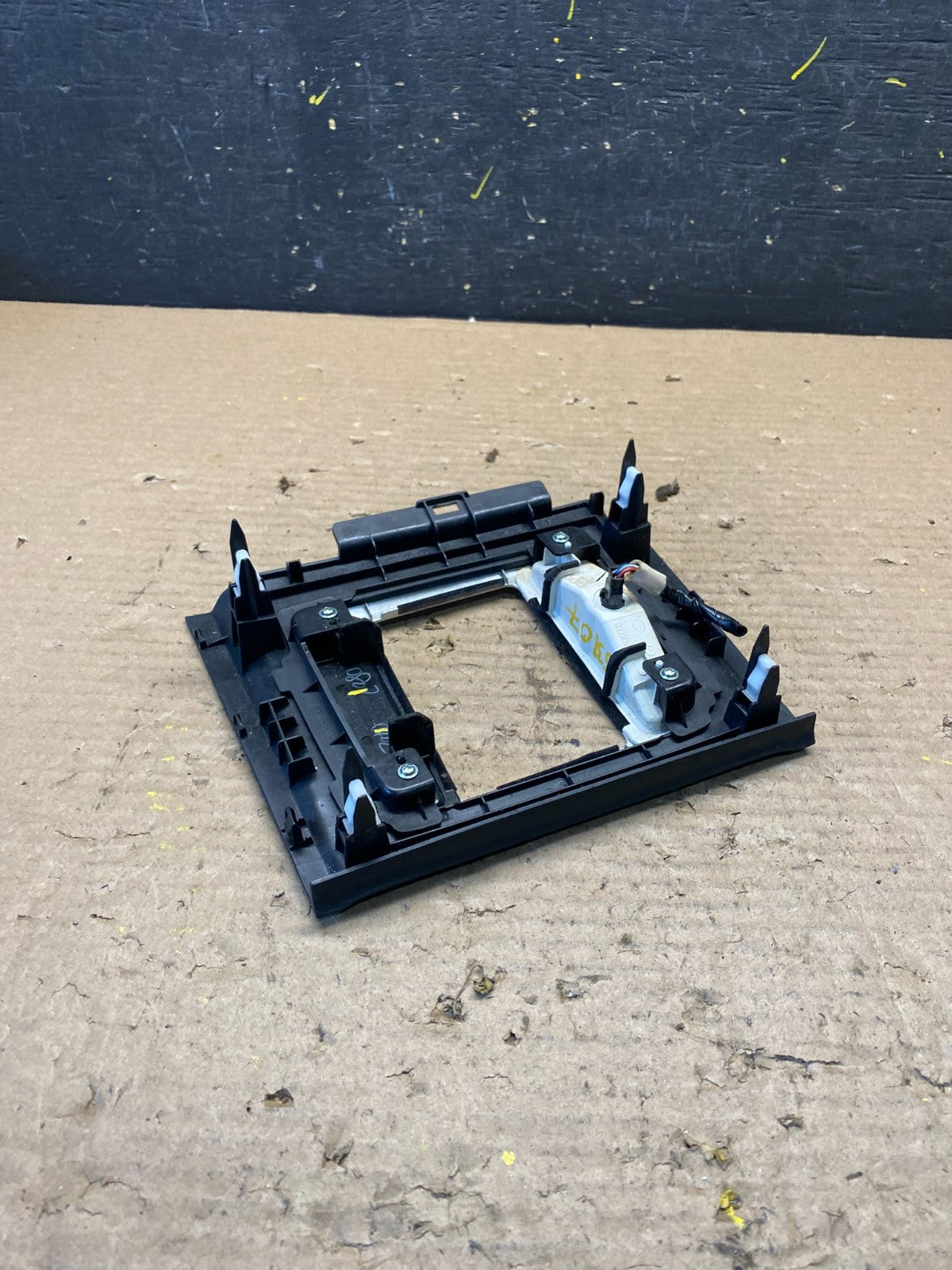 2007 - 2009 Mazda CX-9 Center Bezel Gear Shifter Unit OEM s3107 DG3