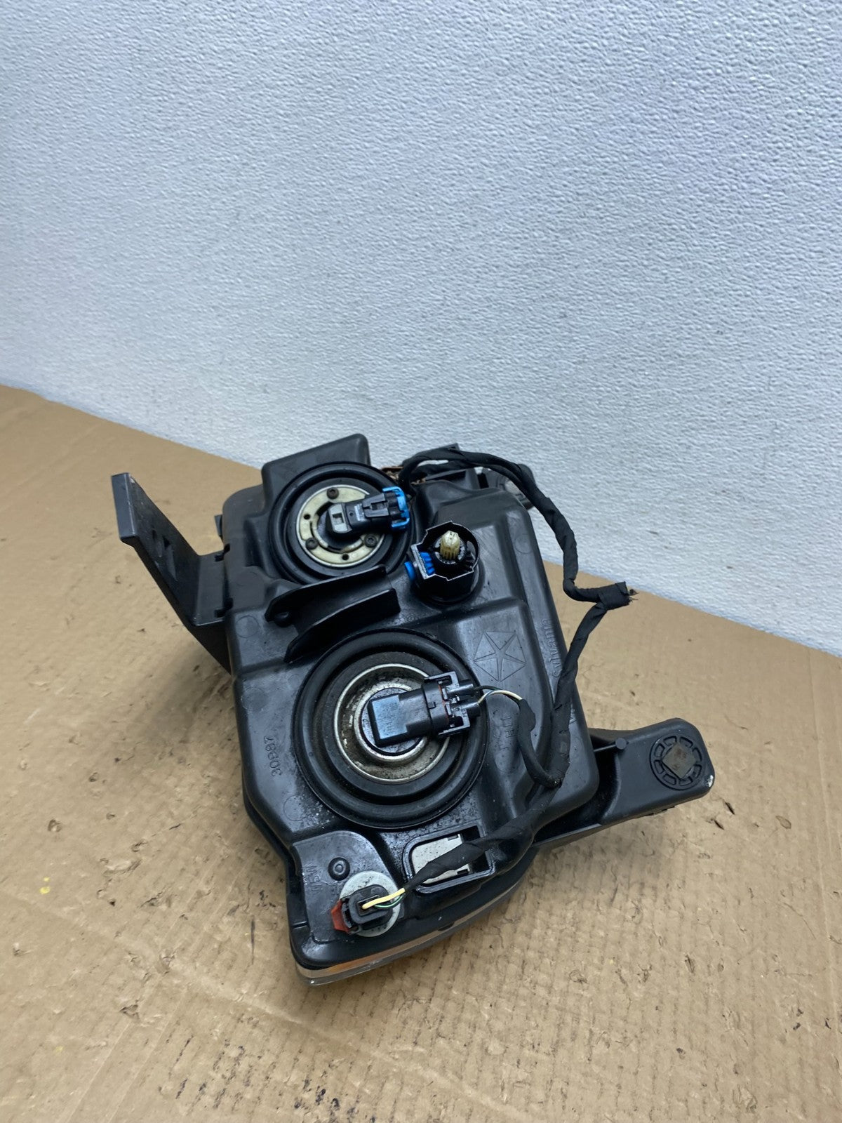 2011 to 2013 Jeep Grand Cherokee Halogen Left Driver Lh Headlight Oem AC4031 DW8
