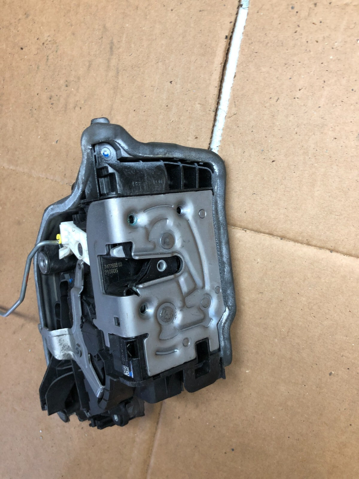 2017 to 2023 BMW 5-Series Front Right Side Door Lock D2903 OEM4